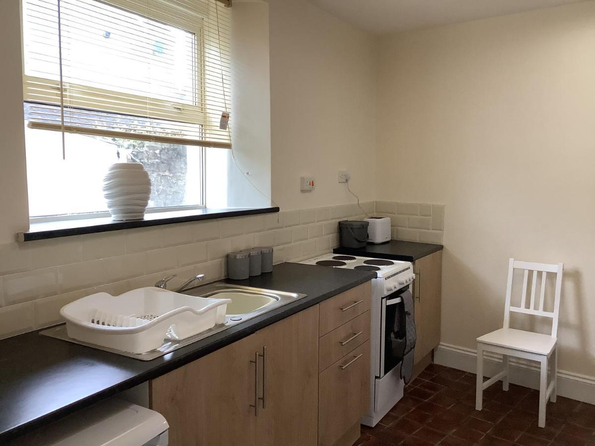 1 - Bed Ground Floor Apartment テンビー エクステリア 写真