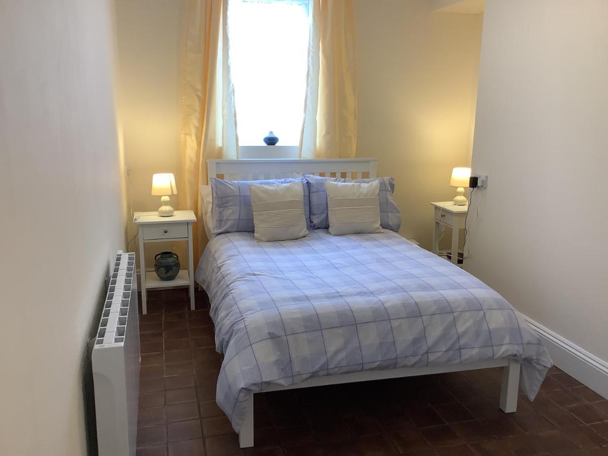 1 - Bed Ground Floor Apartment テンビー エクステリア 写真