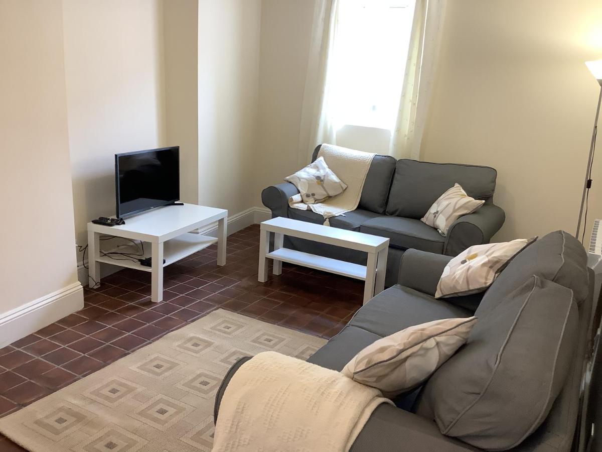 1 - Bed Ground Floor Apartment テンビー エクステリア 写真
